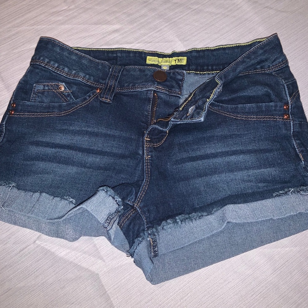 YMI wanna betta butt? Jean shorts